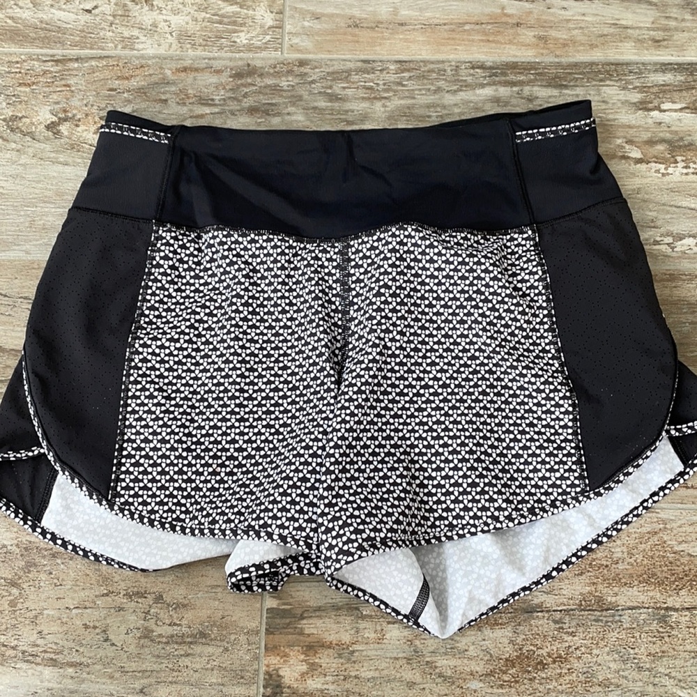 Lululemon Speed Up Shorts Size 6 High Rise